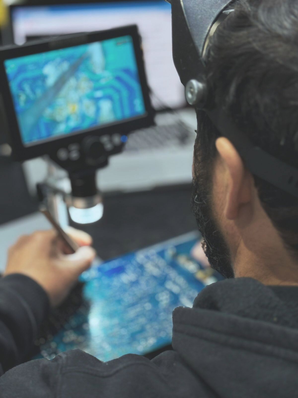 Técnico profesional trabajando